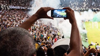 sports-broadcast-delivers-real-time-games-with-live-stats-and-player-info